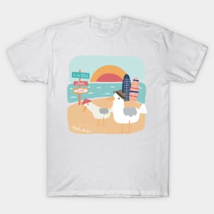 The two Seagulls at the beach celebrating their summer holiday by the Sea, holiday memory T-Shirt